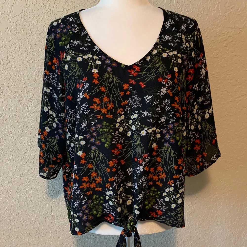 Como Vintage Black Floral Short Sleeve V-Neck Front Tie Top Blouse Dressy Casual - Picture 5 of 12